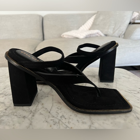 NEW Good American Block Heel Thong - Picture 4 of 5